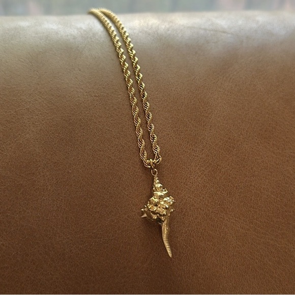 Gold plated stainless steel rope chain w shell charm vintage vibes shore coastal - Picture 3 of 14